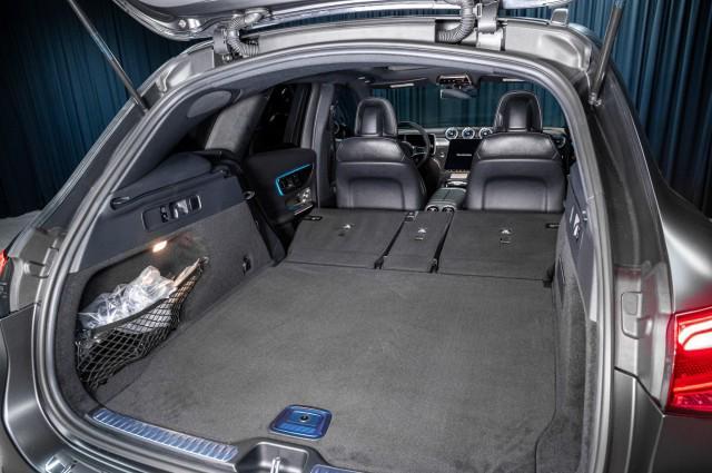 new 2025 Mercedes-Benz GLC 300 car, priced at $59,175