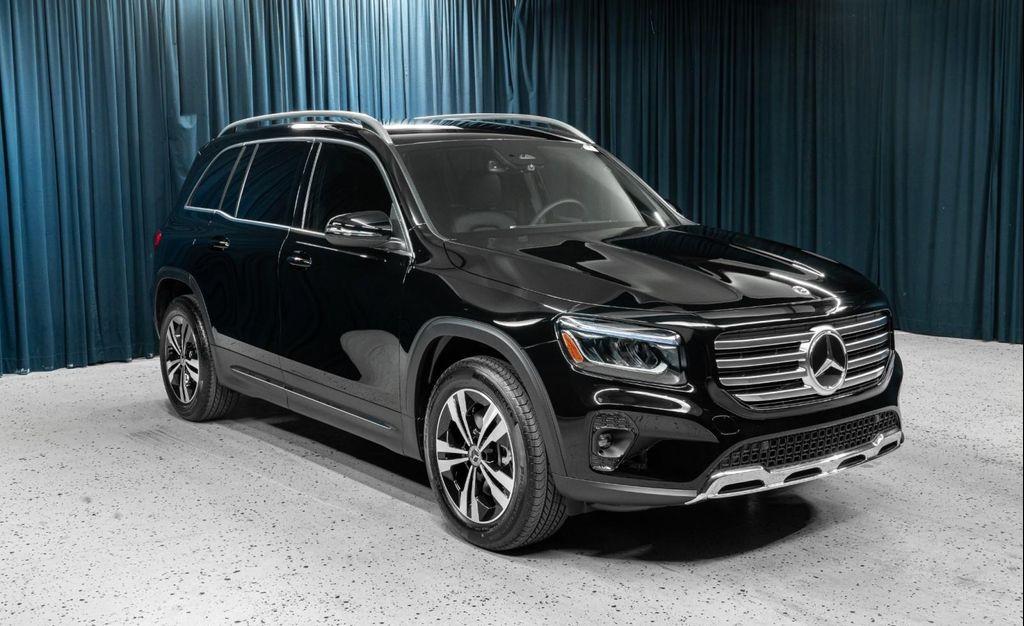 new 2025 Mercedes-Benz GLB 250 car, priced at $44,550