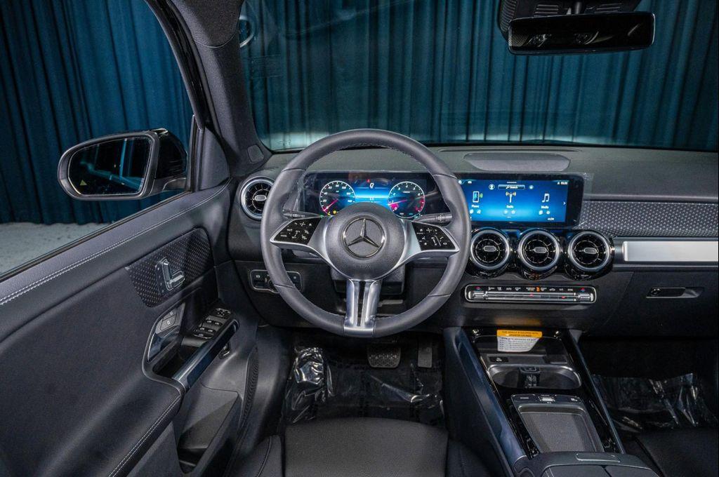 new 2025 Mercedes-Benz GLB 250 car, priced at $44,550