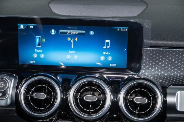 new 2025 Mercedes-Benz GLB 250 car, priced at $44,550