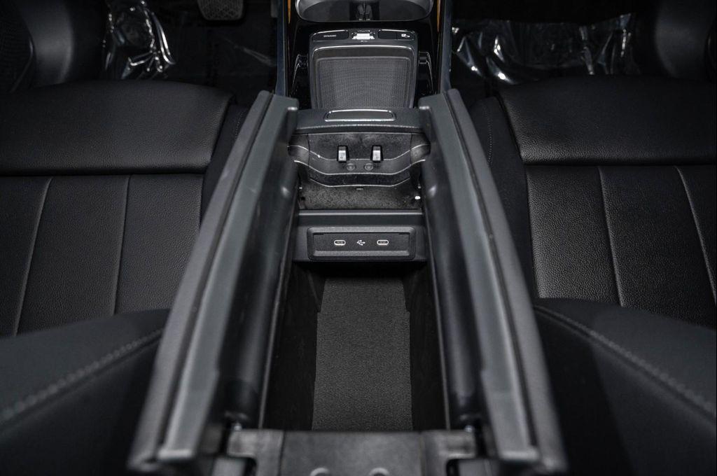 new 2025 Mercedes-Benz GLB 250 car, priced at $44,550