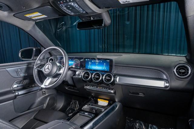 new 2025 Mercedes-Benz GLB 250 car, priced at $44,550