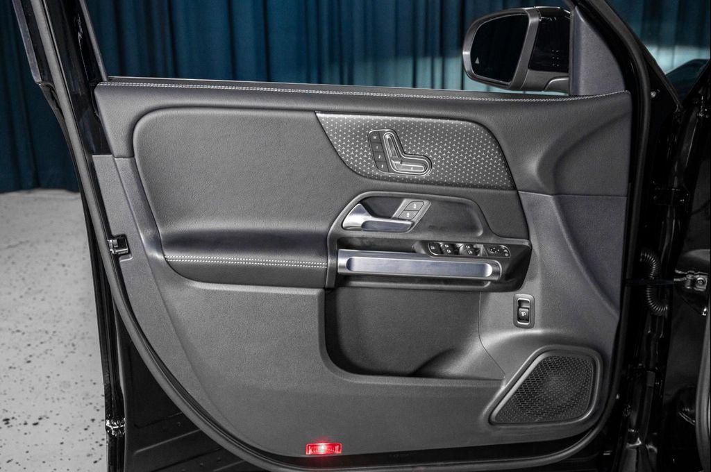 new 2025 Mercedes-Benz GLB 250 car, priced at $44,550