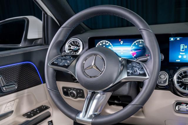 new 2025 Mercedes-Benz GLA 250 car, priced at $44,345