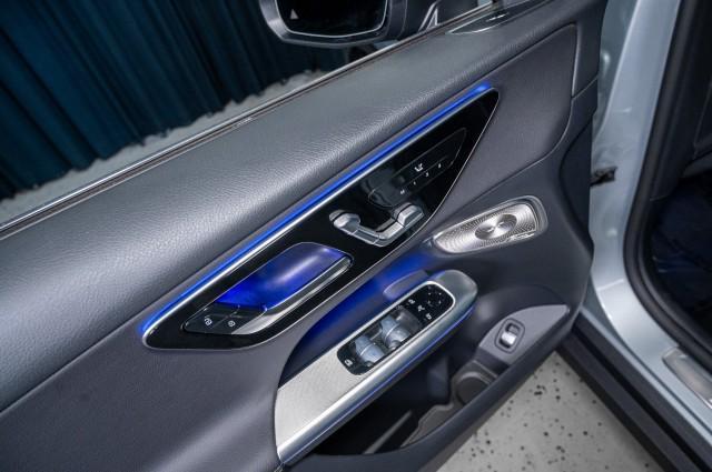 new 2025 Mercedes-Benz GLC 300 car, priced at $61,025