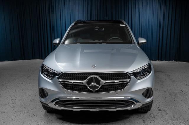 new 2025 Mercedes-Benz GLC 300 car, priced at $61,025