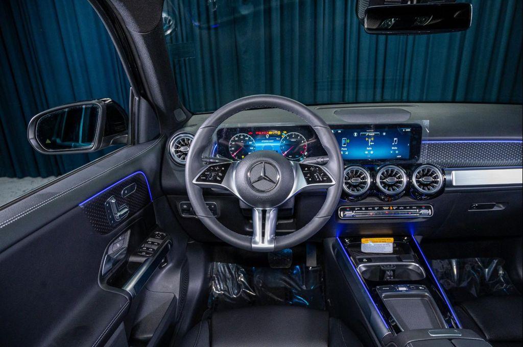 new 2025 Mercedes-Benz GLB 250 car, priced at $47,420