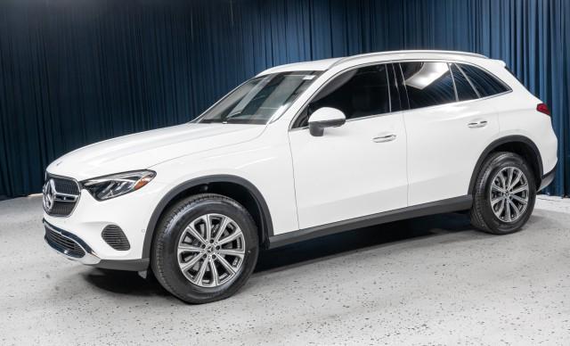 new 2024 Mercedes-Benz GLC 300 car, priced at $53,225