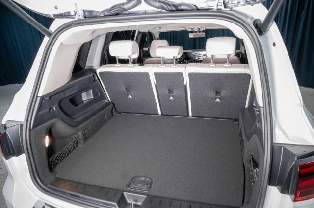 new 2025 Mercedes-Benz GLB 250 car, priced at $51,995