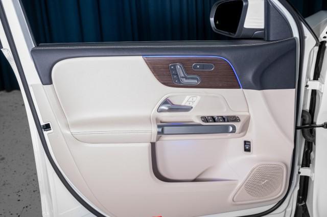 new 2025 Mercedes-Benz GLB 250 car, priced at $51,995
