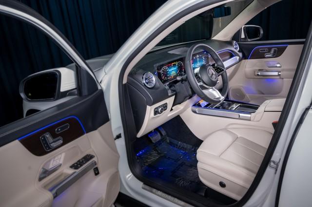 new 2025 Mercedes-Benz GLB 250 car, priced at $51,995