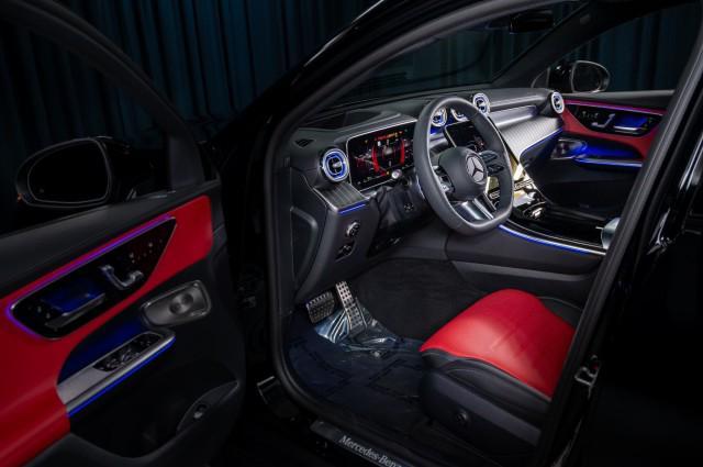 new 2025 Mercedes-Benz GLC 300 car, priced at $73,395