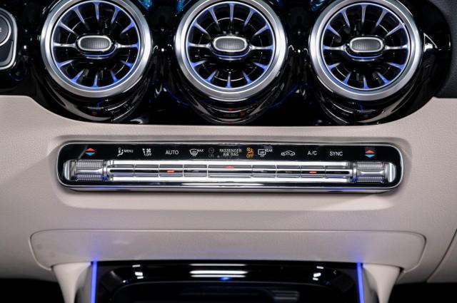 new 2025 Mercedes-Benz GLA 250 car, priced at $44,345