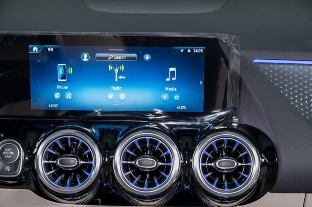 new 2025 Mercedes-Benz GLA 250 car, priced at $44,345