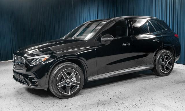 new 2024 Mercedes-Benz GLC 300 car, priced at $56,570