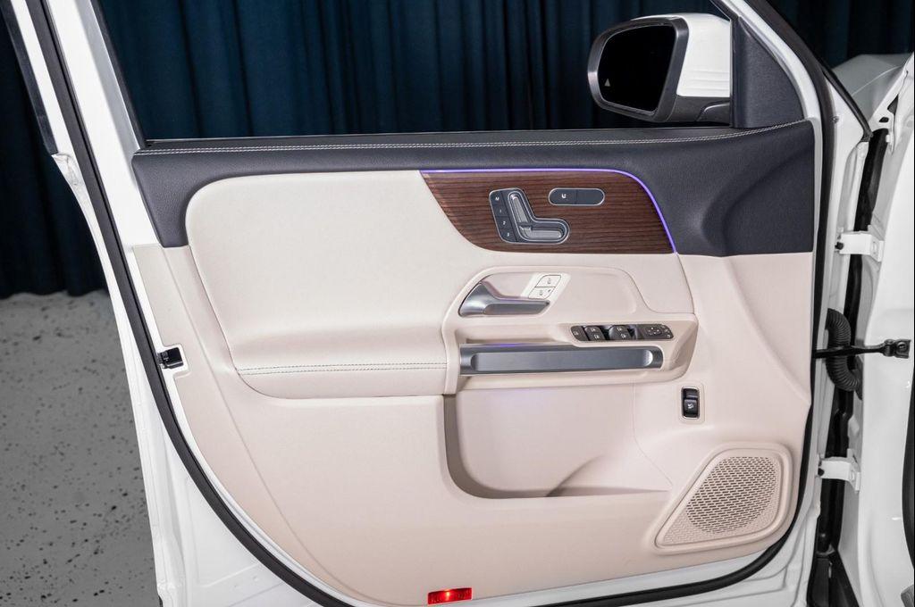 new 2025 Mercedes-Benz GLB 250 car, priced at $47,470