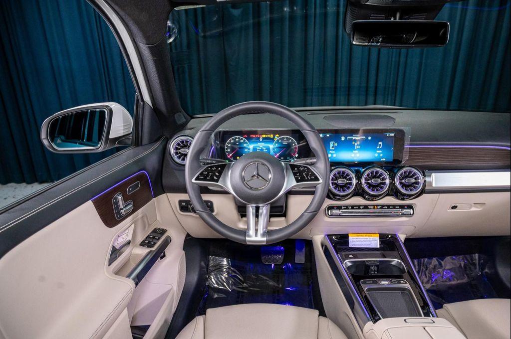 new 2025 Mercedes-Benz GLB 250 car, priced at $47,470