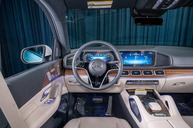 new 2025 Mercedes-Benz GLS 450 car, priced at $92,325