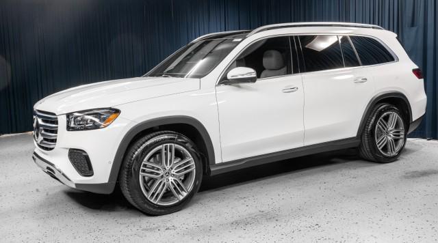 new 2025 Mercedes-Benz GLS 450 car, priced at $92,325