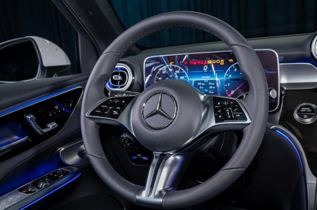 new 2025 Mercedes-Benz GLC 300 car, priced at $58,175