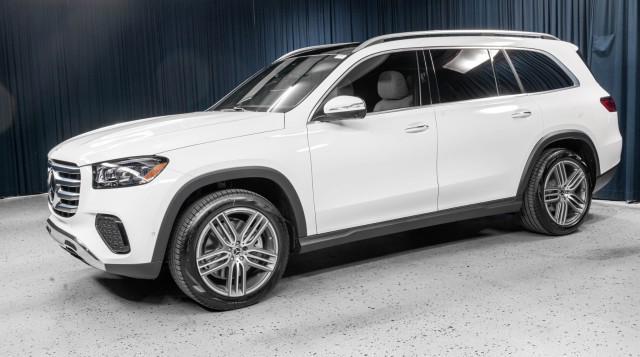 new 2025 Mercedes-Benz GLS 450 car, priced at $92,105