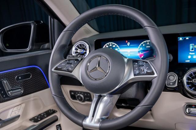 new 2025 Mercedes-Benz GLA 250 car, priced at $47,070