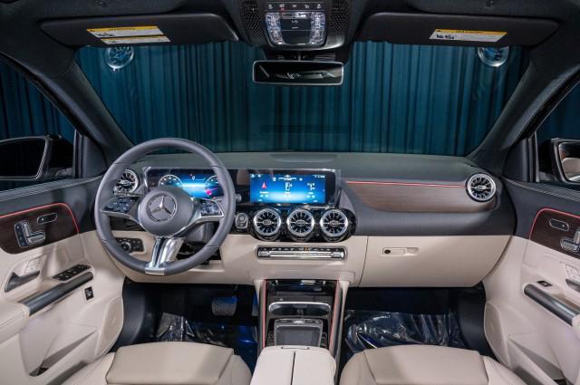 new 2025 Mercedes-Benz GLA 250 car, priced at $48,765