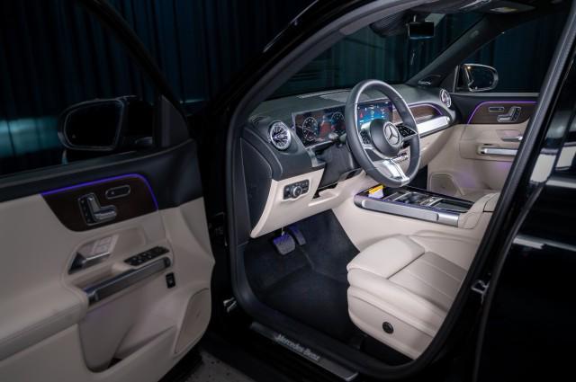 used 2025 Mercedes-Benz GLB 250 car, priced at $42,994