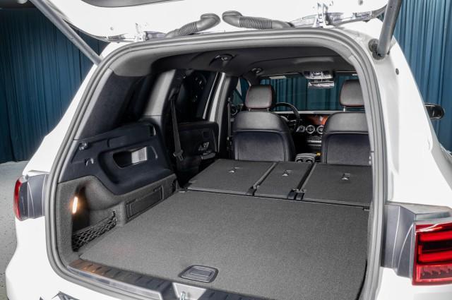 new 2025 Mercedes-Benz GLB 250 car