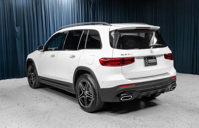 new 2025 Mercedes-Benz GLB 250 car