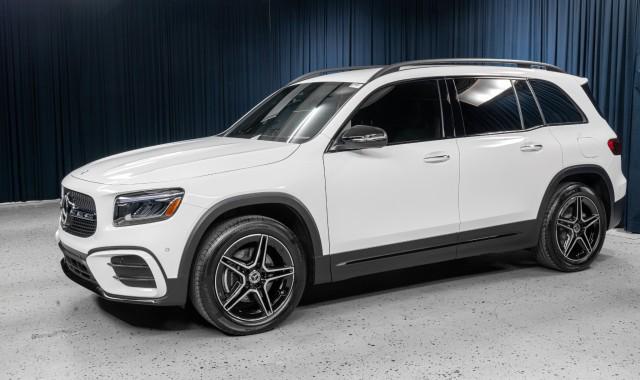 new 2025 Mercedes-Benz GLB 250 car