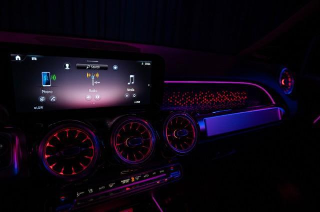 new 2025 Mercedes-Benz GLB 250 car