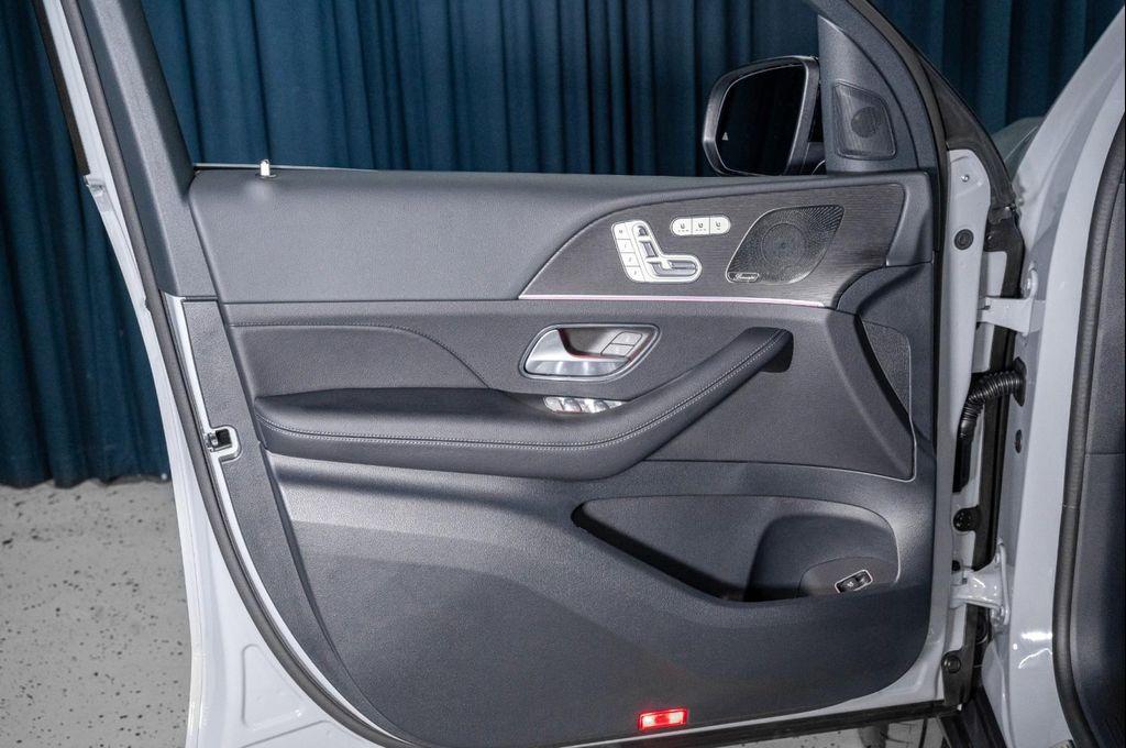 new 2026 Mercedes-Benz GLS 580 car, priced at $124,300