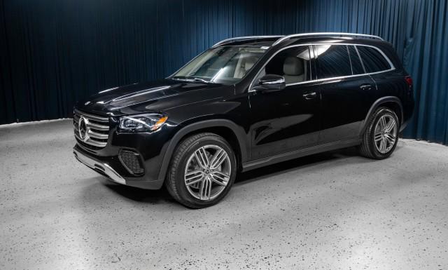 new 2026 Mercedes-Benz GLS 450 car, priced at $91,705