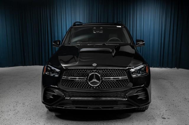 new 2025 Mercedes-Benz GLE 580 car, priced at $102,580