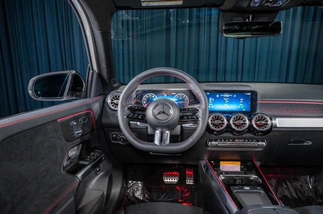 new 2024 Mercedes-Benz GLB 250 car, priced at $52,730