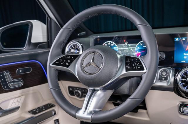 new 2025 Mercedes-Benz GLB 250 car, priced at $51,985