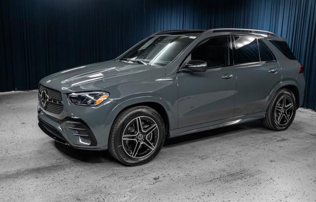 new 2025 Mercedes-Benz GLE 450 car, priced at $89,670