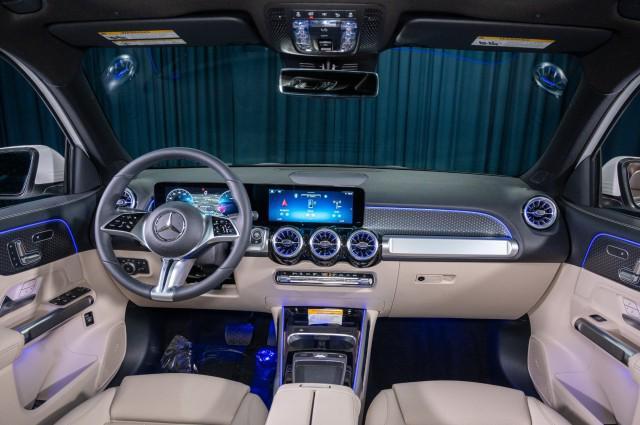 new 2025 Mercedes-Benz GLB 250 car, priced at $51,020