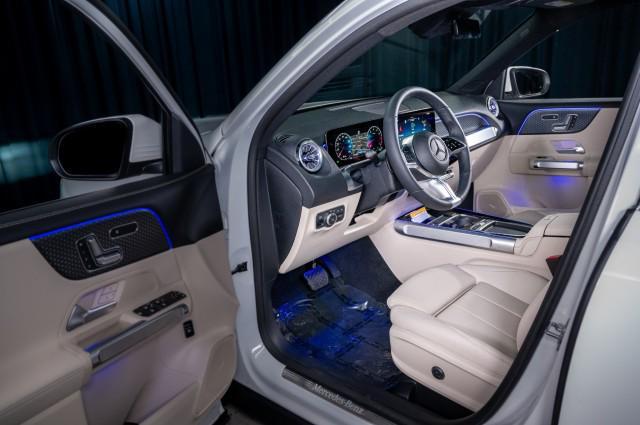 new 2025 Mercedes-Benz GLB 250 car, priced at $51,020