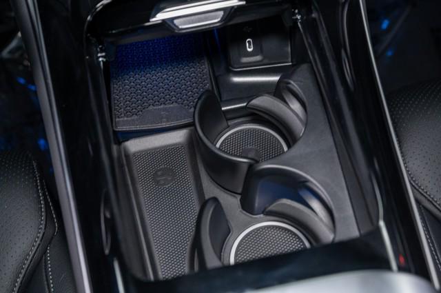 new 2025 Mercedes-Benz GLC 350e car, priced at $71,225