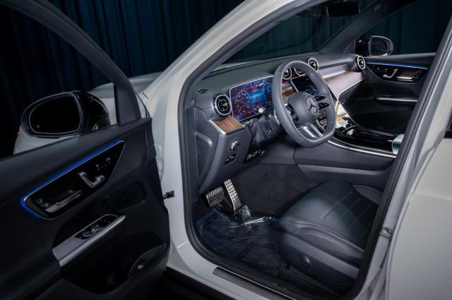 new 2025 Mercedes-Benz GLC 350e car, priced at $71,225