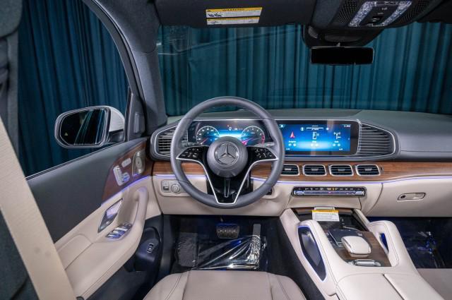 new 2025 Mercedes-Benz GLS 450 car, priced at $92,325