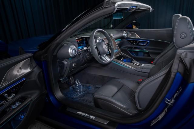 new 2025 Mercedes-Benz AMG SL 55 car, priced at $169,580