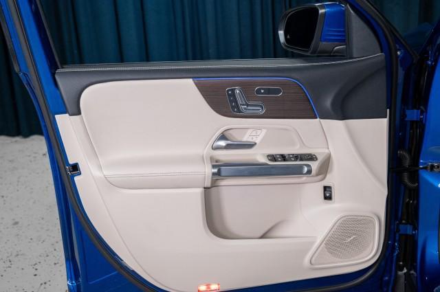 new 2025 Mercedes-Benz GLB 250 car, priced at $50,895