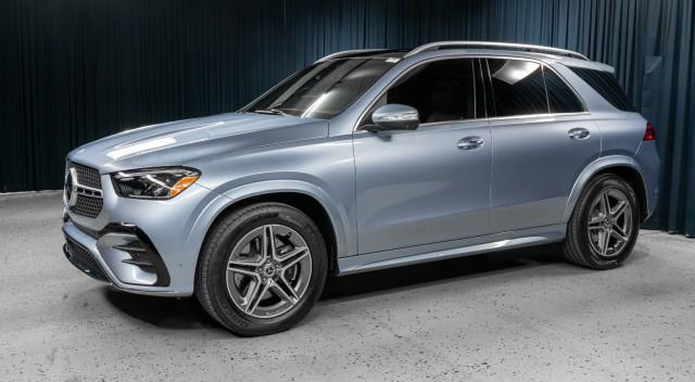 new 2025 Mercedes-Benz GLE 450 car, priced at $88,610