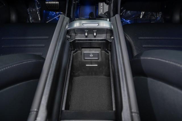 new 2025 Mercedes-Benz GLC 300 car, priced at $58,925