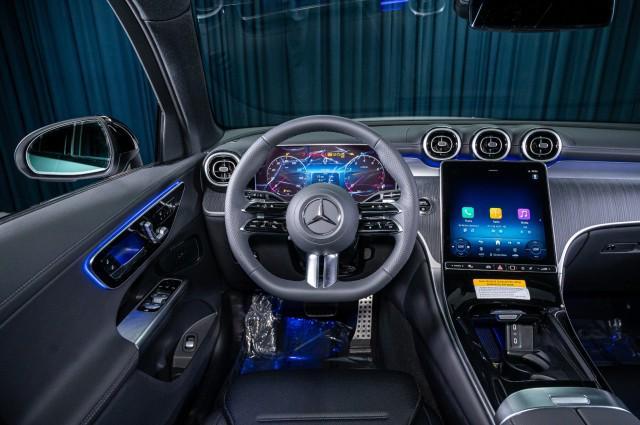 new 2025 Mercedes-Benz GLC 300 car, priced at $58,925