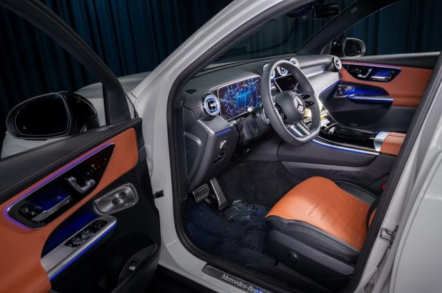 new 2025 Mercedes-Benz GLC 300 car, priced at $60,175