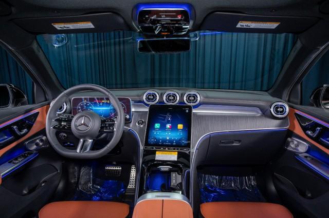 new 2025 Mercedes-Benz GLC 300 car, priced at $60,175